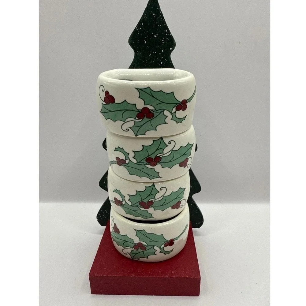 Vintage Christmas Napkin Rings Set w Holder Holly Taiwan‎
